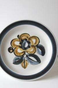 Stavangerflint. Two SENJA plates. design Inger Waage. Plates with Handpainted decor. Stavanger Norway.