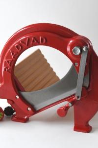 Danish Bread cutter. Bread slicer Raadvad Denmark. Breadslicer. Vintage Industrial Kitchen Design. Mid century modern Kitchen Decor