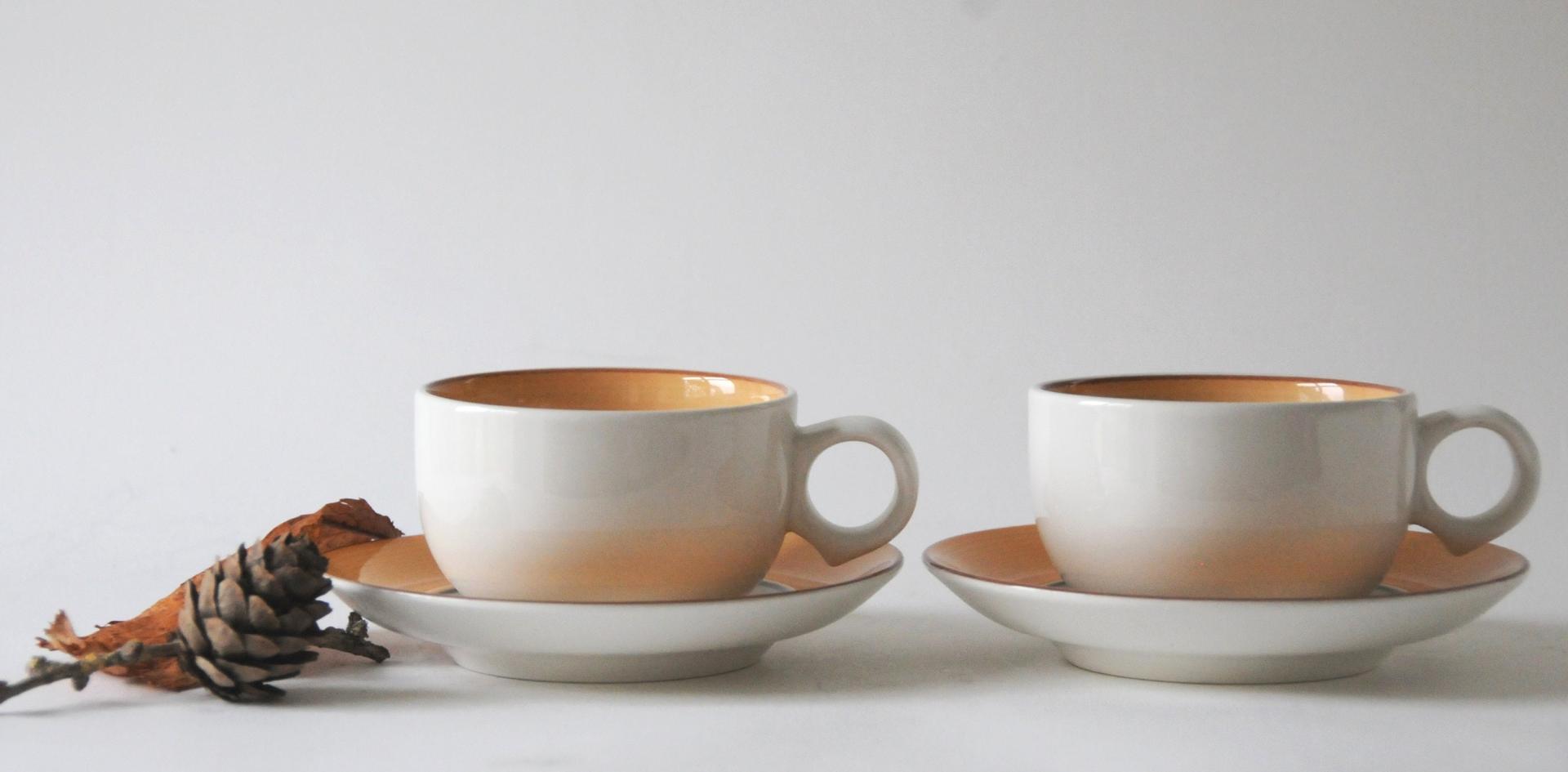 Arabia Finland Kloverblad Tea sets by Stig Lindberg / Inkeri Leivo. Pair Cups and saucers. Scandinavian mid-century