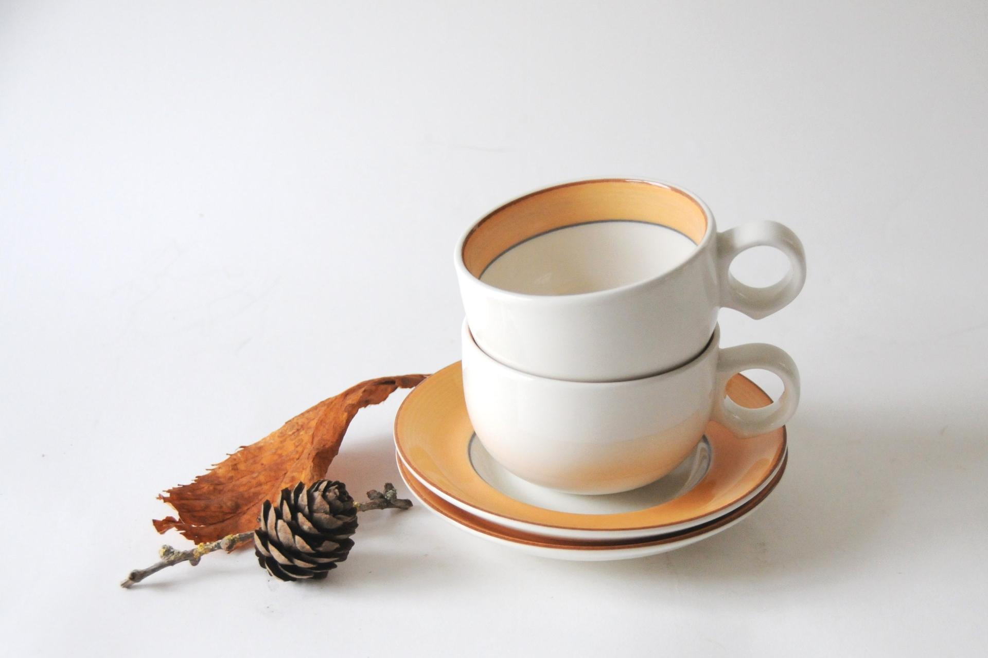 Arabia Finland Kloverblad Tea sets by Stig Lindberg / Inkeri Leivo. Pair Cups and saucers. Scandinavian mid-century