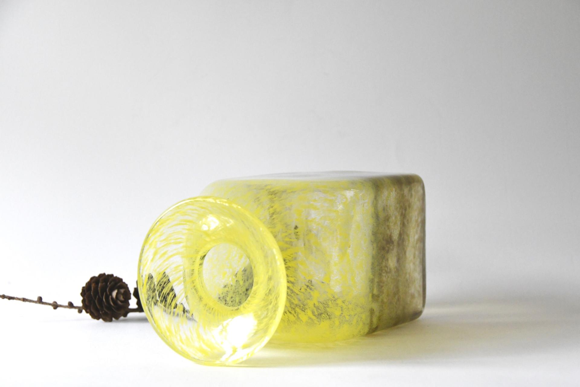 Art Glass Vase by John Orwar Lake for Ekenäs Sweden. Yellow Swirl and bubble glass Vase. Signed