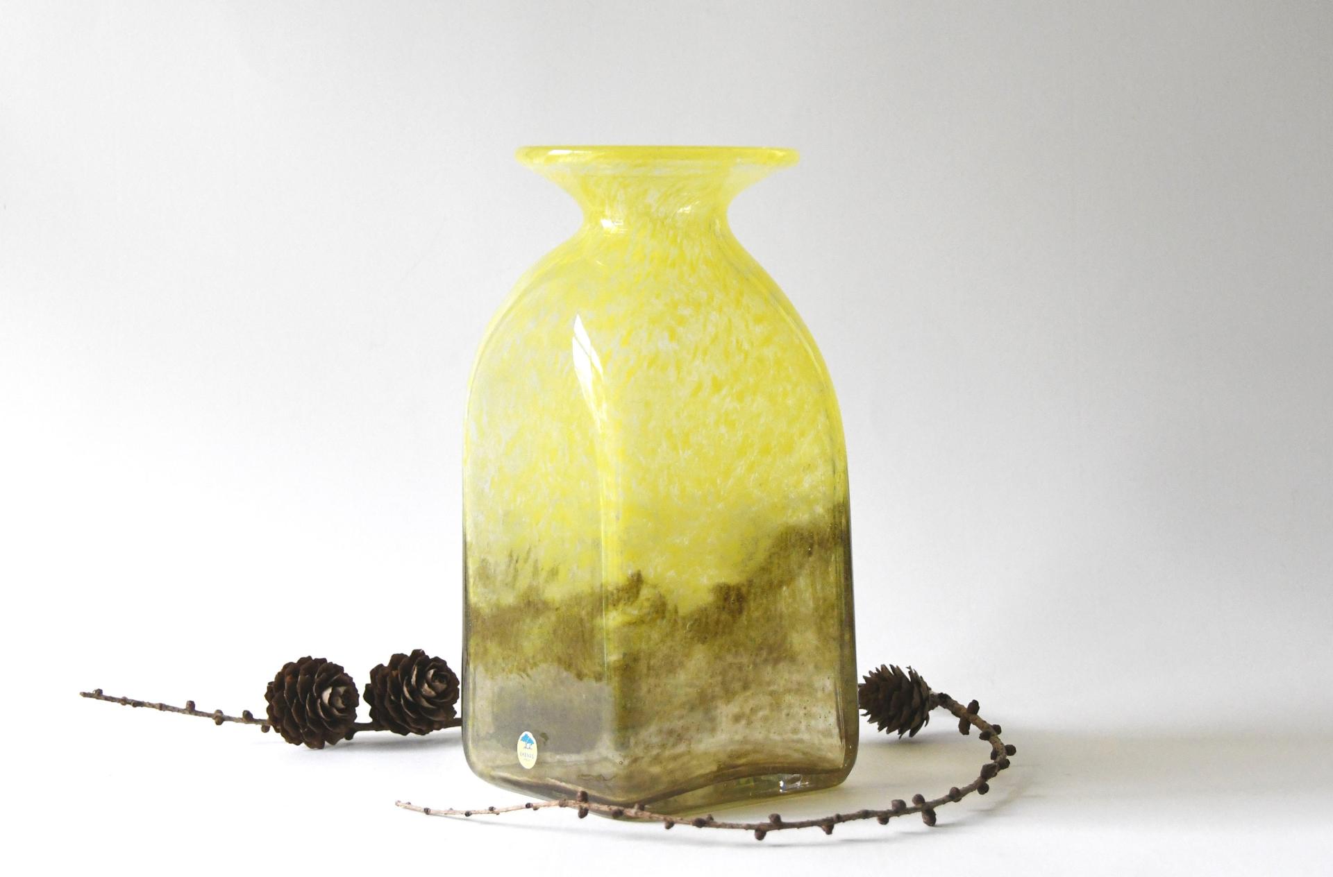 Art Glass Vase by John Orwar Lake for Ekenäs Sweden. Yellow Swirl and bubble glass Vase. Signed