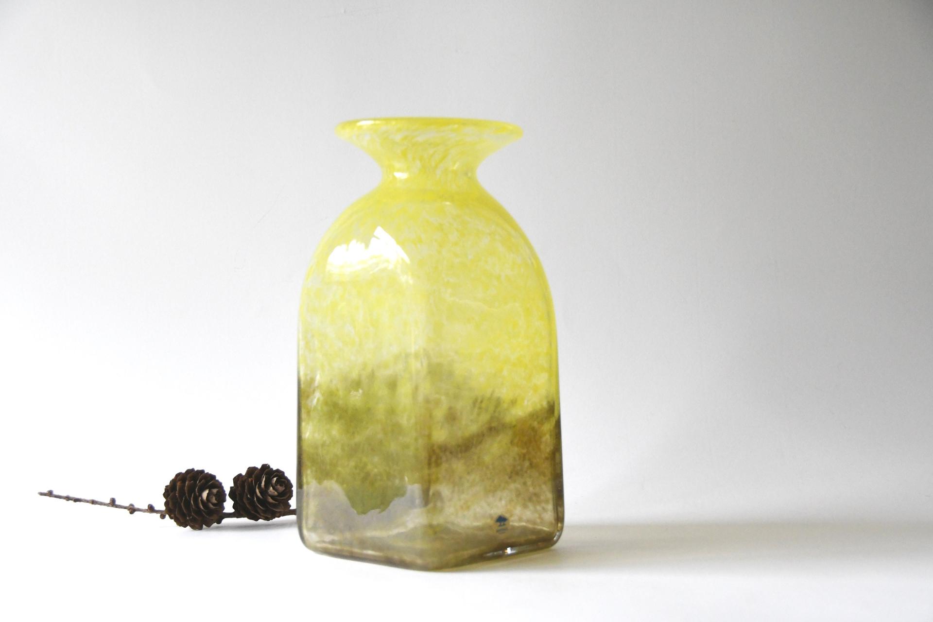 Art Glass Vase by John Orwar Lake for Ekenäs Sweden. Yellow Swirl and bubble glass Vase. Signed